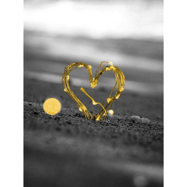 Broderie Diamant Guirlande en coeur jaune