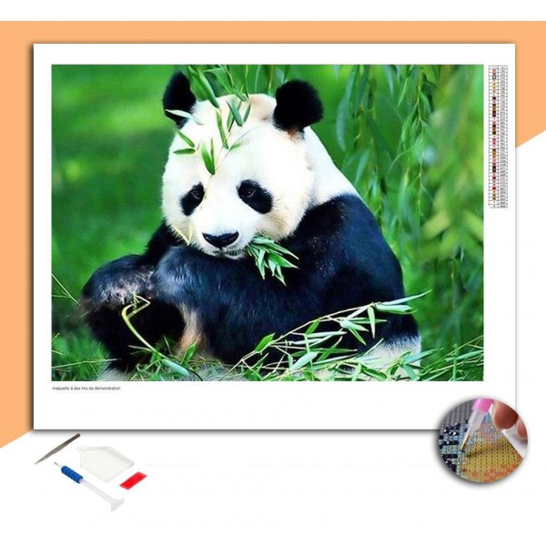 Broderie Diamant Panda fan de bambou